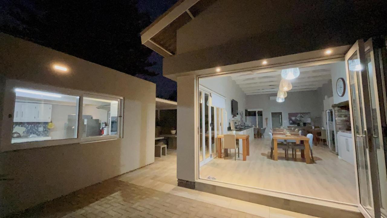 Aha! Cheers Guesthouse 拾间-海 Walvis Bay Exterior photo
