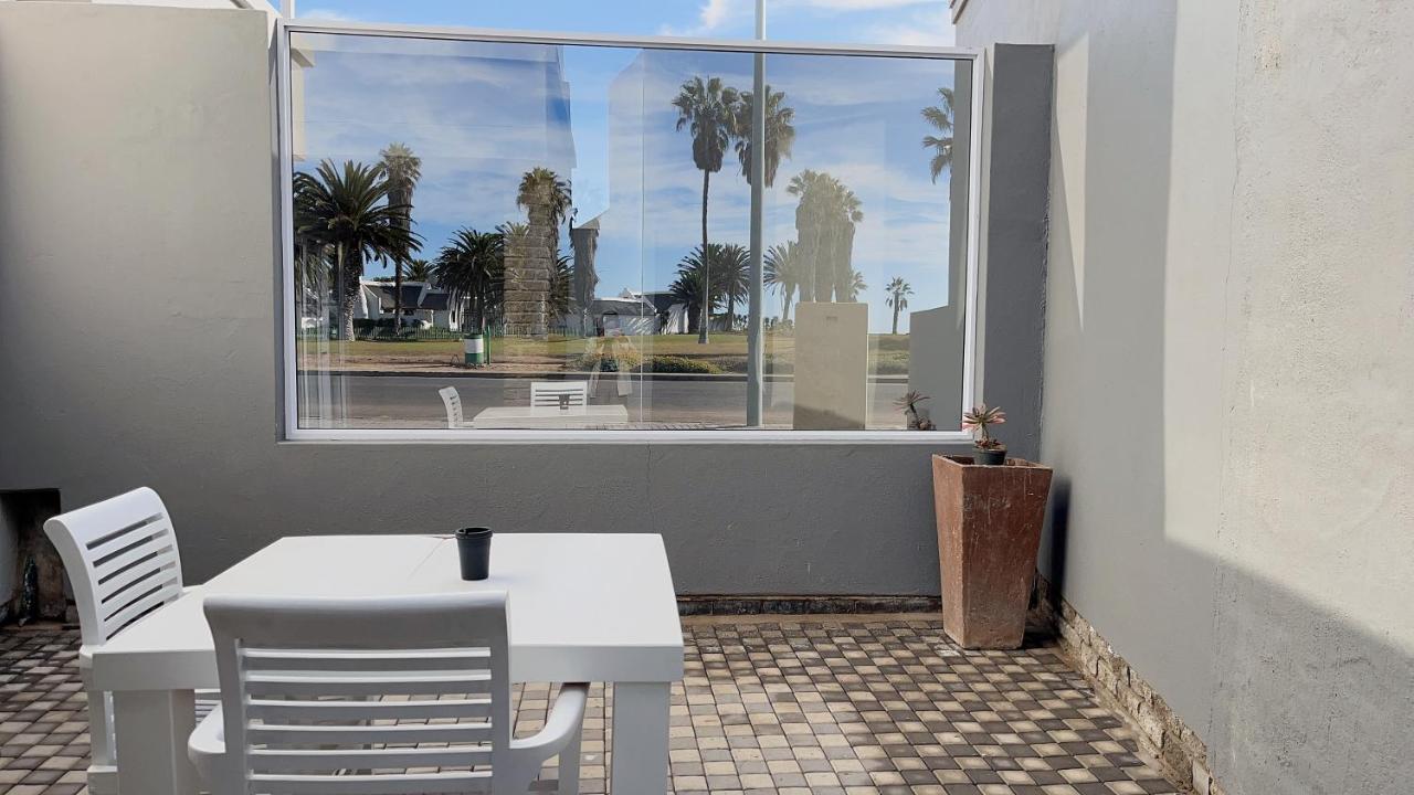 Aha! Cheers Guesthouse 拾间-海 Walvis Bay Exterior photo